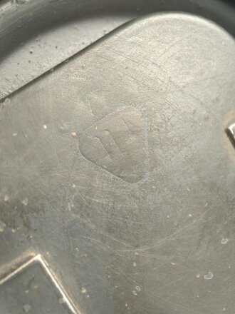 Gasmaskendose " Bereitschaftsbüchse" Modell 1938 Wehrmacht. Originallack ?