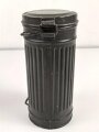 Gasmaskendose " Bereitschaftsbüchse" Modell 1938 Wehrmacht. Originallack ?