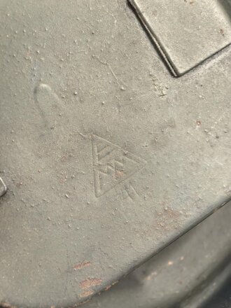 Gasmaskendose " Bereitschaftsbüchse" Modell 1938 Wehrmacht. Datiert 1941. Stark gebraucht, Deckel eingedellt. Marineangehöriger