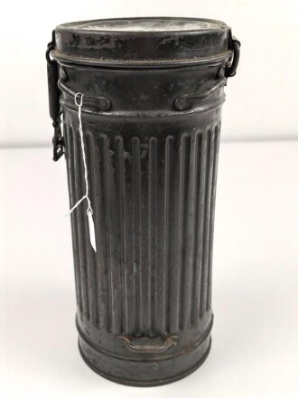 Gasmaskendose " Bereitschaftsbüchse" Modell 1938 Wehrmacht. Datiert 1941. Stark gebraucht, Deckel eingedellt. Marineangehöriger