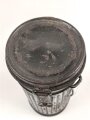 Gasmaskendose " Bereitschaftsbüchse" Modell 1938 Wehrmacht. Datiert 1941. Stark gebraucht, Deckel eingedellt. Marineangehöriger