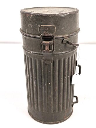 Gasmaskendose " Bereitschaftsbüchse" Wehrmacht. Datiert 1934. Ungereinigtes Stück