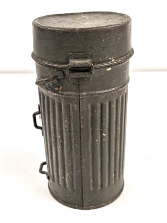 Gasmaskendose " Bereitschaftsbüchse" Wehrmacht. Datiert 1934. Ungereinigtes Stück