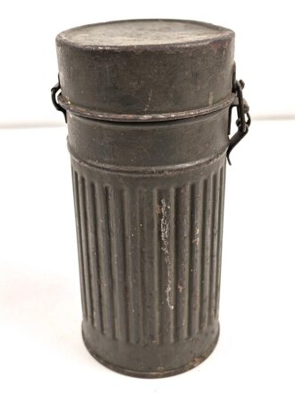 Gasmaskendose " Bereitschaftsbüchse" Wehrmacht. Datiert 1934. Ungereinigtes Stück