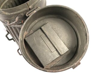 Gasmaskendose " Bereitschaftsbüchse" Wehrmacht. Datiert 1934. Ungereinigtes Stück