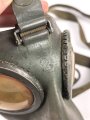 Gasmaske Modell 1938 Wehrmacht. Maskenkörper grün, datiert 1941. Gummi weich. Ungereinigtes Stück