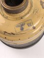Gasmaske Modell 1938 Wehrmacht. Maskenkörper grün, Metallteile sandfarben lackiert , datiert 1941. Gummi weich, Kopfbänder unvollständig. Mit Filtereinsatz 42