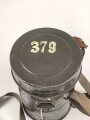 Gasmaske Reichswehr. Ledermaske aus dem 1. Weltkrieg, mit Ausatemventil versehen, Filtereinsatz 37. . Die Bereitschaftsbüchse ist eine Werkmäßig verlängerte Dose aus dem 1. Weltkrieg.