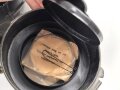 Gasmaske Reichswehr. Ledermaske aus dem 1. Weltkrieg, mit Ausatemventil versehen, Filtereinsatz 37. . Die Bereitschaftsbüchse ist eine Werkmäßig verlängerte Dose aus dem 1. Weltkrieg.