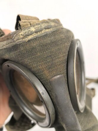 Gasmaske Modell 1930 Wehrmacht. Datiert 1942. Mit Filtereinsatz 37R, dieser datiert 1941