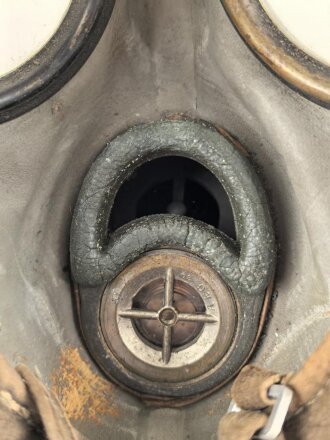 Gasmaske Modell 1930 Wehrmacht. Undatiert , mit Filtereinsatz 37, dieser datiert 1940