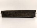 Staukasten für ein Fahrzeug oder Geschütz der Wehrmacht. Maße  21 x 41 x 9cm. Originallack, ungereinigtes Stück