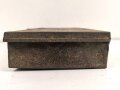 Staukasten für ein Fahrzeug oder Geschütz der Wehrmacht. Maße  21 x 41 x 9cm. Originallack, ungereinigtes Stück