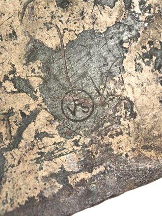 Staukasten für ein Fahrzeug oder Geschütz der Wehrmacht. Maße  8 x 14 x 8,5cm. Originallack, ungereinigtes Stück