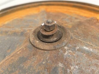 Paar Scheibenräder ohne Bezeichnung. Luftwaffenblauer Originallack, Durchmesser mit Gummi 45cm