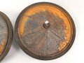 Paar Scheibenräder ohne Bezeichnung. Luftwaffenblauer Originallack, Durchmesser mit Gummi 45cm