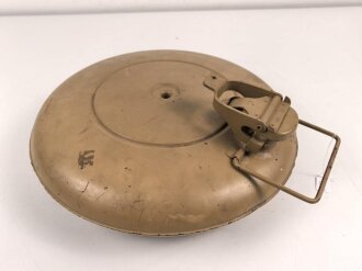 Kraftstoff Kanister für ein Fahrzeug der Wehrmacht. Datiert 1943, Originallack. Vollständig leer, KEIN VERSAND NACH ÜBERSEE