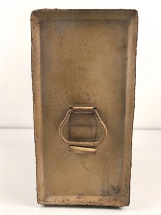 Wasserkanister für ein Fahrzeug der Wehrmacht. Maße 39 x 35 x 20cm. Originallack, vollständig leer. KEIN VERSAND NACH ÜBERSEE