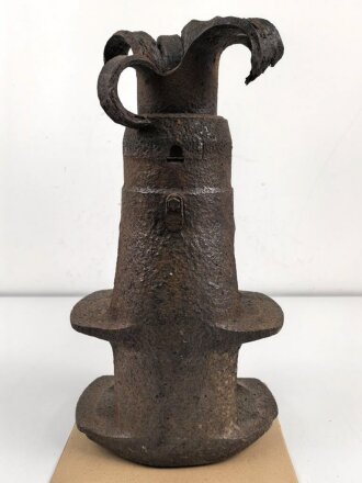 Mündungsbremse / Feuerdämpfer 7,5cm Wehrmacht. Ungereinigtes Stück , Wiegt unverpackt etwa 41 kg, Versand nur auf Palette möglich, KEIN VERSAND NACH ÜBERSEE