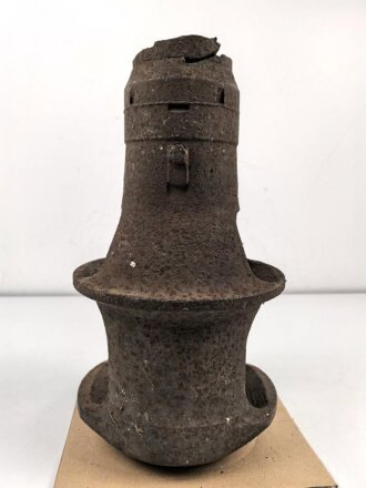 Mündungsbremse / Feuerdämpfer 7,5cm Wehrmacht.Ungereinigtes Stück,  Wiegt unverpackt etwa 41 kg, Versand nur auf Palette möglich, KEIN VERSAND NACH ÜBERSEE