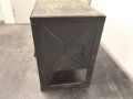 Werkbank für einen Lastkraftwagen der Wehrmacht. Überlackiertes Stück, darunter sandfarbener Originallack. Versand nur auf Palette möglich