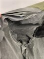 Moderner " Kradmantel" aus weichem Gummi, im Schnitt ähnlich dem Modell der Wehrmacht. Guter Zustand