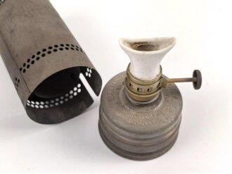 Dochtlampe zur Sammleranwärmung für Wehrmachtsfahrzeuge, ungereinigtes Stück, Originallack, datiert 1943