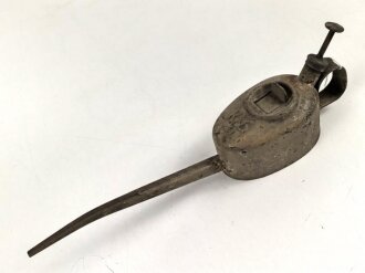 Ölkanne für Fahrzeug K6, sandfarbener Originallack, Gesamtlänge 32cm, ungereinigt