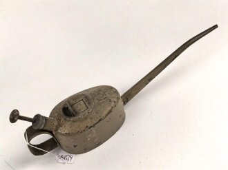 Ölkanne für Fahrzeug K6, sandfarbener Originallack, Gesamtlänge 32cm, ungereinigt