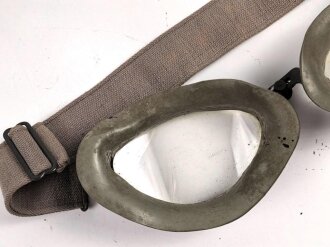 Kradmelderbrille Wehrmacht, Gummi weich, Band elastisch. Datiert 1942, guter Gesamtzustand