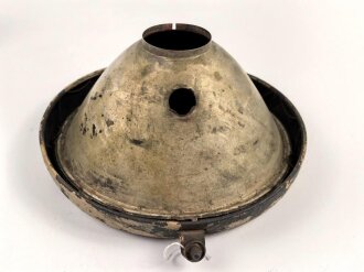 Scheinwerfer für Fahrzeuge der Wehrmacht.Unvollständig, Originallack, nicht gereinigt. Scheibendurchmesser knapp 20cm