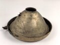 Scheinwerfer für Fahrzeuge der Wehrmacht.Unvollständig, Originallack, nicht gereinigt. Scheibendurchmesser knapp 20cm