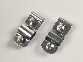 Paar Halterungen für Fahrzeugstander. Ungebraucht, Alter unbekannt. Maße 15 x 36mm. Sie erhalten ein Paar ( 2 Stück )