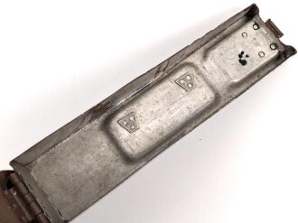 Gurtkasten Wehrmacht aus Aluminium datiert 1939. Diverse neuzeitliche Löcher und ebensolcher Lack
