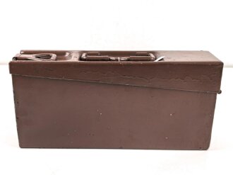 Gurtkasten Wehrmacht aus Aluminium datiert 1939. Diverse neuzeitliche Löcher und ebensolcher Lack