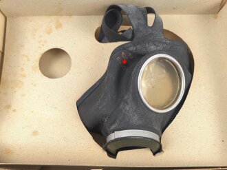 Volksgasmaske 40  für Kinder. Komplett mit Gebrauchsanweisung im originalen Umkarton
