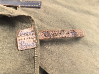 Rucksack Wehrmacht, leicht getragenes Stück mit massiven Trageriemen, einer davon stark geknickt und angebrochen