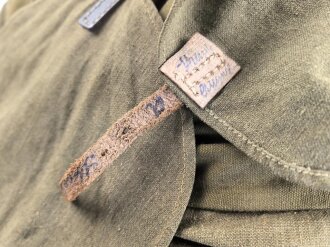 Rucksack Wehrmacht, leicht getragenes Stück mit massiven Trageriemen, einer davon stark geknickt und angebrochen