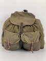 Rucksack Wehrmacht, leicht getragenes Stück mit massiven Trageriemen, einer davon stark geknickt und angebrochen
