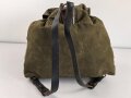 Rucksack Wehrmacht, leicht getragenes Stück mit massiven Trageriemen, einer davon stark geknickt und angebrochen