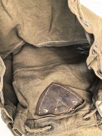 Rucksack Wehrmacht, getragenes Stück , datiert 1942. Ungewöhnliche Ausführung