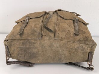 Rucksack Wehrmacht, getragenes Stück , datiert 1942. Ungewöhnliche Ausführung