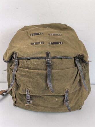 Rucksack für Gebirgstruppen der Wehrmacht, getragenes Stück mit Reichsbetriebsnummer