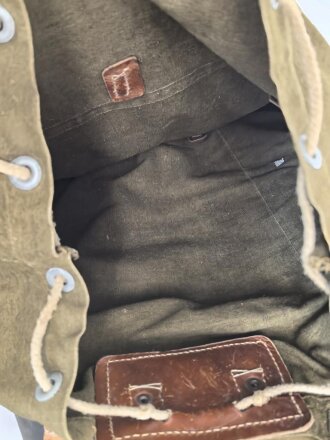 Rucksack für Gebirgstruppen der Wehrmacht, getragenes Stück mit Reichsbetriebsnummer