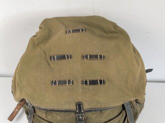 Rucksack für Gebirgstruppen der Wehrmacht, getragenes Stück mit Reichsbetriebsnummer