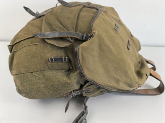Rucksack für Gebirgstruppen der Wehrmacht, getragenes Stück mit Reichsbetriebsnummer