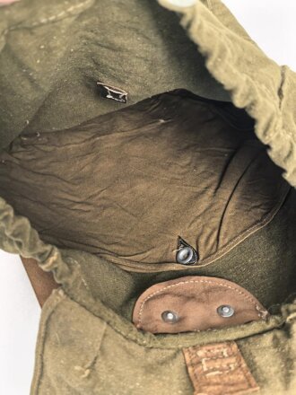 Rucksack für Angehörige der Artillerie in der Wehrmacht, wohl ungetragenes Stück,  mit Reichsbetriebsnummer