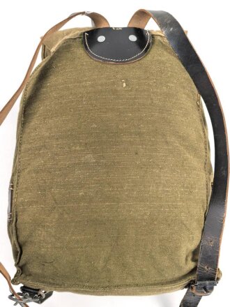 Rucksack für Angehörige der Artillerie in der Wehrmacht, wohl ungetragenes Stück,  mit Reichsbetriebsnummer