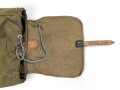 Rucksack für Angehörige der Artillerie in der Wehrmacht, wohl ungetragenes Stück,  mit Reichsbetriebsnummer