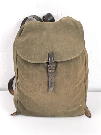 Rucksack für Angehörige der Artillerie in der Wehrmacht, getragenes Stück,  datiert 1944